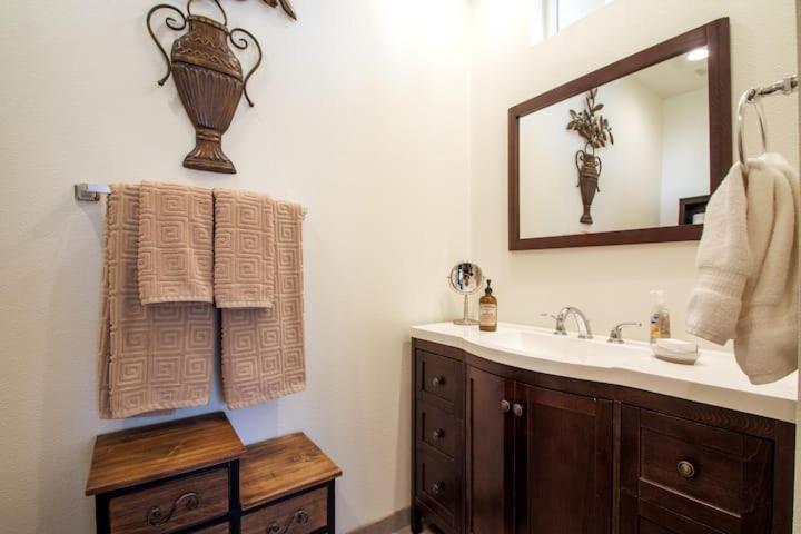 Private Casita In The Heart Of Palm Desert Exterior foto